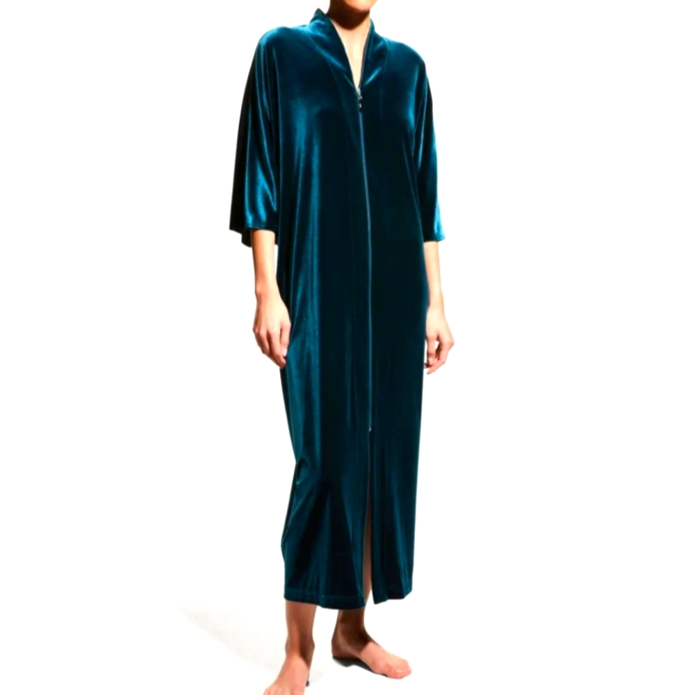 Diamond Tea Velvet Caftan